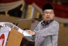 Wacana Kotak Kosong Pertanda Sulsel Krisis Pemimpin, Rakyat Menunggu JK ‘Turun Gunung’ FOTO: HM Jusuf Kalla Tokoh Masyarakat Sulawesi Selatan dan Mantan Wakil Presiden RI (Sumber : VIVA/M Ali Wafa)