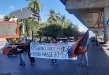 Unras Soal Durian Musangkin di Kasus SYL, GAM Desak KPK Periksa RMS FOTO: Gerakan Aktivis Mahasiswa (GAM) menggelar aksi unjuk rasa (Unras) di kawasan lampu merah Jl. AP Pettarani arah Jalan Letjend Hertasning, Makassar, Sulawesi Selatan. Senin (1/8). (Istimewa)