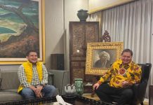 Erwin Aksa Temani APPI Temui Airlangga, ini Hasilnya FOTO: Bakal calon wali kota makassar Munafri Arifuddin (APPI) berkunjung ke kediaman Ketua Umum DPP Golkar, Airlangga Hartarto di Jakarta. Selasa (30/7/2024) malam. (Istimewa)