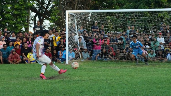 FOTO: Turnamen sepakbola zona kecamatan di kabupaten Bulukumba. (Properti Humas Pemkab Bulukumba) 