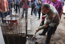 DP Letakan Batu Pertama Renovasi Gereja Bukit Zaitun di Makassar FOTO: Wali Kota Makassar Moh Ramdhan Pomanto melakukan groundbreaking atau peletakan batu pertama renovasi rumah ibadah umat Kristiani itu di Jl Opu Daeng Risadju, Sabtu, 10 Agustus 2024.