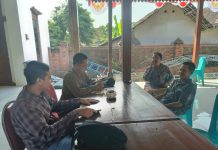 Kepala Desa Temon Usir Wartawan saat Menjalankan Tugas Peliputan Gambar : Proses Peliputan Oleh Wartawan Ke Kepala Desa Temon