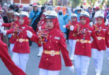 Meriahkan HUT RI, Wabup Edy Manaf Lepas Gerak Jalan Indah FOTO: Peserta gerak jalan dari unsur pelajar SD, SMP, SMA, OPD dan OKP dengan jumlah peserta sebanyak 2.831 orang. Jumlah barisan keseluruhan 160 barisan.