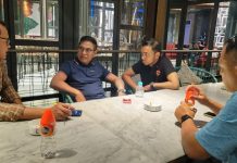 Dapat Restu dari Senior Maju di Musda HIPMI Sulsel, AMK: Kita Main Sampai Menang FOTO: Andi Muhammad Kilat Karaka bersama senior HIPMI, Rusdin Abdullah, Yudi Harsono dan Andi Ridwan Jabir Patawiri.