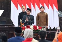 APBN 2025 Sektor Pendidikan Rp722,6 triliun, Presiden Jokowi Tak Singgung Kenaikan Gaji PNS FOTO: Diakhir masa jabatannya sebagai Presiden Joko Widodo (Jokowi) dalam penyampaian pidato pengantar RAPBN 2025 dan nota keuangan di gedung DPR/MPR, Jumat (16/8). (Property: Muchlis Jr, Kris, & Vico - Biro Pers Sekretariat Presiden Lokasi: Gedung Nusantara, Jakarta. Jumat, 16 Agustus 2024.