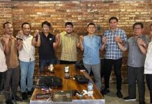 Ketua KAPAK 21 Andi Emmang Masuk Tim Balanusa Menangkan Bahlil Ketum Partai Golkar FOTO: Paling kiri Andi Emmang dan Sejumlah keluarga dekat Bahlil Lahadalia membentuk forum Bahlil Lahadalia untuk Nusantara (Balanusa) di Restoran Riolo, Jakarta Pusat, Kamis (15/8/2024) (ANTARA/Ho-Balanusa)
