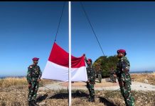 Semarak Prajurit Marinir Penjaga Pulau Batek Peringati HUT RI Ke-79 FOTO: Prajurit Korps Marinir yang tergabung dalam Satgasmar Pam Ops Puter XXVIII Pulau Batek memperingati HUT Ke-79 Tahun Kemerdekaan Negara Republik Indonesia di Pulau Batek dan Lapangan Kantor Kecamatan Amfoang Timur, Kabupaten Kupang, Nusa Tenggara Timur. Sabtu (17/08/2024).
