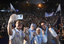 3000 Massa Antar ‘Sehati’ ke KPU Makassar, Kasrudi Sampaikan Permohonan Maaf Bilamana Terjadi Kemacetan FOTO: Pasangan Andi Seto Asapa-Rezki Mulfiati Lutfi, Bakal hadirkan ribuan massa saat mendaftarkan diri di KPU.