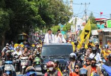 Ribuan Massa Membeludak Antar Erat-Bersalam ke KPU Parepare FOTO: Pasangan Erna Rasyid Taufan Pawe, dan Rahmat Sjamsu Alam resmi mendaftar sebagai calon dan wakil wali Kota Parepare di Komisi Pemilihan Umum (KPU), Kamis, 29 Agustus 2024.