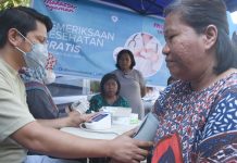 Sehati Gelar Pemeriksaan Kesehatan Gratis di Maccini Sombala FOTO: Program pelayanan kesehatan paripurna dari pasangan Andi Seto Asapa-Rezki Mulfiati Lutfi di Jalan Deppasawi Dalam, Maccini Sombala, Kecamatan Tamalate dan Jalan Inspeksi Kanal Kecamatan Rappocini, Minggu (1/9/2024).