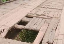 Warga Desa Desak Kades Talabangi di Bone Bangun Jembatan Baru FOTO: Kondisi jembatan rusak yang menghubungkan desa Alabangi ke Dusun Balloang