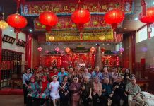 Kode Keras!! Indira di Klenteng, Seto Diterima Yayasan, MULIA Belum FOTO: Pasangan Bacalon Wali Kota dan Wakil Wali Kota Makassar Indira Yusuf Ismail dan Ilham Fauzi Ari Uskara diterima di salah satu Klenteng di Kota Makassar. Sabtu (7/9).