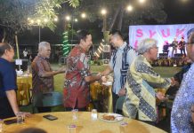 Usai Dilantik Odhika Cakra Syukuran Bareng Relawan dan Tim Suksesnya FOTO: Anggota DPRD Kota Makassar periode 2024-2029, Odhika Cakra Satriawan (OCS) dari Partai Nasdem menggelar syukuran bersama relawan dan tim suksesnya.