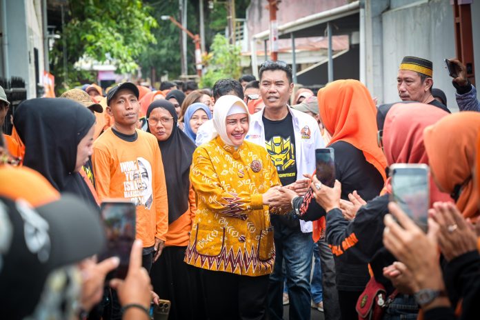 FOTO: Indira Yusuf Ismail saat hadiri peresmian Posko pemenangan yang diluncurkan di Kecamatan Tallo, Jumat (13/09/2024).