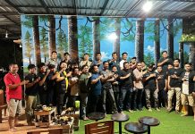 Tim Kapal Udara Siap Menangkan Hati Damai di Pilkada Gowa 2024 FOTO: Sejumlah tokoh masyarakat di kecamatan Pallangga, Kabupaten Gowa hadir dalam pertemuan yang digelar Tim Kapal Udara, Jum'at malam, 13 September 2024.