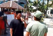 Warga Kapoposang Bali Ancam Boikot Kantor Desa, Bila Bupati Pangkep Tunjuk Pelaksana Tugas FOTO: Koordinator aksi unjuk rasa warga desa Kapoposang Bali, Risno saat menggelar aksi di Kantor Desa.