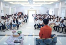 Anak Milenial Selalu Diragukan, Ilham: Kapan pi Waktu untuk Anak Muda? FOTO: Ilham Ari Fauzi Amir Uskara menggelar dialog interaktif dengan para pemuda yang tergabung dari berbagai komunitas di Kota Makassar.