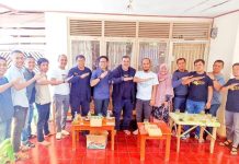 Tim Dozer Siap ‘Ratakan Bulukumba’ Menangkan JMS – TSY FOTO: Tomy Satria Yulianto bersama Panglima tim dozer Rully Rozan. (Sumber: Facebook)