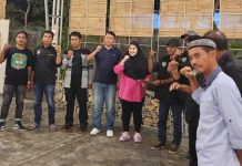 Komunitas ‘Silu Raya’ Tegak Lurus Dukung Putri Dakka – Haidir Basir Dukungan dan kepercayaan masyarakat kepada Calon Walikota dan Wakil Walikota Palopo, Putri Dakka-Haidir Basir terus mengalir. Terbukti, Komunitas Solidaritas Islam Luwu Raya atau biasa di Singkat "Silu Raya".