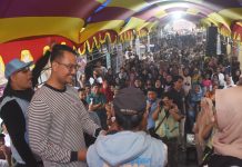 RT/RW di Kelurahan Bunga Eja Beru-Tallo Siap Pasangan Badan Dibarisan Seto-Rezki FOTO: Para Ketua RT/RW di Kelurahan Bunga Eja Beru, Kecamatan Tallo saat menemani Andi Seto Asapa-Rezki Mulfiati Lutfi (Seto-Rezki).