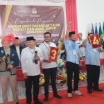 Putra Ketua Umum DPP KKT dapat Nomor Urut 3 di Pilkada Jeneponto FOTO: Calon Bupati dan Wakil bupati Jeneponto saat pengambilan nomor urut di gedung 2 Logistik KPU, Jalan Lingkar, Senin 23 September 2024. (Istimewa)