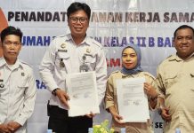 Rutan Barru MoU dengan LBH Citra Keadilan, Langkah Strategis Peningkatan Layanan Hukum bagi Warga Binaan FOTO: Amsar Kepala Rumah Tahanan Negara Kelas II B Barru usai menandatangani Memorandum of Understanding (MoU) dengan Lembaga Bantuan Hukum (LBH) Citra Keadilan Pare-Pare Cabang Barru, Rabu (25/9).