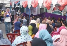 Kampanye Perdana: Rezki di Kelurahan Parangloe Makassar FOTO: Kandidat Wakil Wali Kota Makassar, Rezki Mulfiati Lutfi memulai kampanye perdana di Kelurahan Parangloe, Kecamatan Tamalanrea, Kota Makassar, Kamis (26/9/2024).