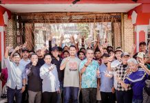 Ormas Besar Bergabung, Daeng Accunk: OK GAS Menangkan Seto Rezki FOTO: Calon Wali Kota, Andi Seto saat berkunjung ke Sekertariat Relawan Jakarta di Jalan Sungai Limboto, Makassar. Kamis (26/9)