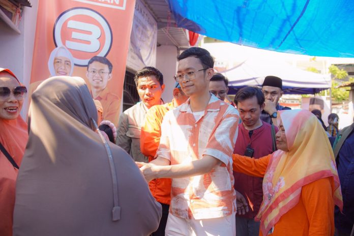 FOTO: Ilham Ari Fauzi atau Daeng Tayang calon Wakil Wali Kota Makassar saat berkampanye. (Istimewa) 