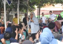 SEHATI Jamin Pendidikan dan Kesehatan Paripurna, Warga Manggala-Panakkukang Tertarik FOTO: Rezki Mulfiati Lutfi,Kampanye dialogis bersama warga di Kelurahan Bangkala, Kecamatan Manggala, Kelurahan Karuwisi Utara dan Masale, Kecamatan Panakkukang, Selasa (8/10/2024).