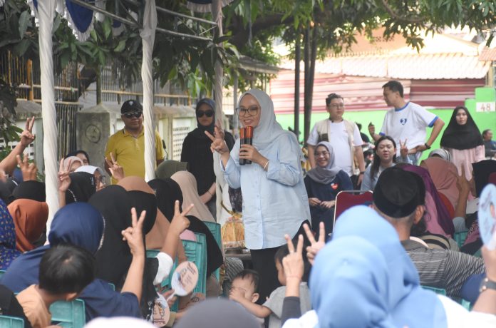 FOTO: Rezki Mulfiati Lutfi,Kampanye dialogis bersama warga di Kelurahan Bangkala, Kecamatan Manggala, Kelurahan Karuwisi Utara dan Masale, Kecamatan Panakkukang, Selasa (8/10/2024).