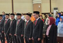 Tujuh Komisioner KPID Sulsel Resmi Dilantik Pj Gubernur FOTO: Pj Gubernur Sulsel Prof Dr Zudan Fakrulloh saat melantik tujuh komisioner Komisi Penyiaran Indonesia Daerah (KPID) Sulsel periode 2024-2027 di Ruang Rapat Pimpinan (Rapim) Kantor Gubernur, Rabu (09/10/2024).