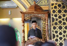 Khotbah Jumat Daeng Tayang: Tiga Fitnah yang Sering Menggelincirkan Manusia FOTO: Ilham Fauzi Daeng Tayang.