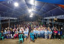 Mitra-Mahmuddin Kukuhkan Ribuan Relawannya di Baroko FOTO: Pasangan calon Bupati dan wakil Bupati Enrekang, Mitra Fakhruddin-Mahmhddin mengukuhkan tim pemenangannya di Kecamatan Baroko, Jumat (11/10/2024).