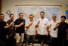 Andi Seto dan Universitas Patria Artha Bersinergi: 100 Beasiswa untuk Generasi Makassar Bersama Forum Keummatan FOTO: Rektor Universitas Patria Artha Makassar-Bastian Lubis, dan Andi Seto Asapa-calon Wali Kota Makassar, di kampus Universitas Patria Artha pada Minggu, 13 Oktober 2024.