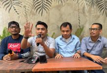 Koalisi Aktivis dan Pemuda, Ucapkan Terimakasih ke Prabowo Telah Menunjuk Putra Terbaik Sulsel Sebagai Mentan FOTO: Koalisi Aktivis dan Pemuda Sulsel dari kiri Ilank Radjab Ketua Senat Hukum se Indonesia, Syamsul Bahri Majjaga Wasekjen DPP KNPI, DR Aloq mantan PB HMI dan Dudi Jufri mantan Presidium BEM Nusantara.