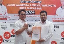 Sempat Bacalon Wali Kota, Irwan Adnan Kini Pj Setda Makassar FOTO: Irwan Adnan saat mendaftar di DPD PKS Makassar, Diterima Anwar Faruq selaku Ketua DPD PKS Makassar. (Properti Via Ujung Jari)