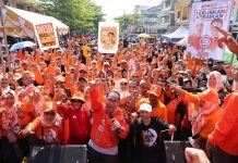 Sempat Jadi Kota Terkotor, Lewat Retribusi Sampah, Makassar Raih Adipura dan PAD Meningkat Tajam FOTO: Danny Pomanto saat menghadiri kegiatan final lomba senam Ininnawa yang digagas calon wali kota dan wakil wali kota Makassar nomor urut 3, Indira Yusuf Ismail – Ilham Ari Fauzi (INIMI). (Properti akun Facebook Danny Pomanto)