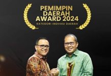 Apa Kabar Danny Pomanto FOTO: Moh Ramdhan Pomanto atau Danny Pomanto saat menerima penghargaan dari pemerintah pusat. (Istimewa)