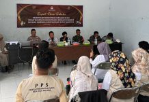 Pilkada 2024: Rapat Pleno Terbuka Rekapitulasi Penghitungan Suara Pilgub Tingkat PPK Liukang Tangaya Sukses FOTO: Rapat pleno terbuka rekapitulasi penghitungan perolehan suara tingkat kecamatan Liukang Tangaya pemilihan gubernur dan Wakil gubernur, Bupati dan Wakil Bupati Tahun 2024.