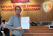 Makin Panas, Politisi Nasdem Lapor Akun Medsos militansehati ke Polrestabes Makassar FOTO: Mario David Politisi Partai Nasdem yang Ketua Harian Sehati di Pilwali Makassar saat melaporkan akun media sosial @militansehati di Polrestabes Makassar. (Istimewa)
