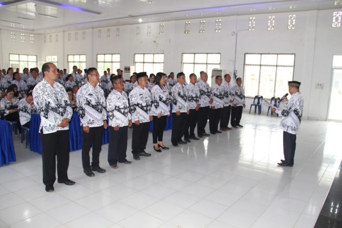 FOTO: Suasana pelantikan Pengurus PGRI Nias Utara, Sumatera Utara.