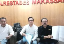 Tim Hukum INIMI Pastikan Lakukan Gugatan ke MK, Siap Buktikan Ada Pemalsuan Ratusan Ribu Tandatangan Warga Makassar FOTO: Penasehat Hukum INIMI Muchtar Djuma dan rekan.