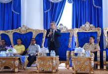 Taufan Pawe Pastikan Dirinya Akan Menjadikan Aspirasi di Pangkep Prioritas Penyaluran Anggaran Untuk Daerah FOTO: Anggota Komisi II Dewan Perwakilan Rakyat Republik Indonesia (DPR RI), Taufan Pawe, gelar pertemuan dengan Bupati Kabupaten Pangkep, bersama Para Pimpinan SKPD se Kabupaten Pangkep, yang digelar di Rumah Jabatan Bupati Pangkep, Selasa 17 Desember 2024. (Istimewa)