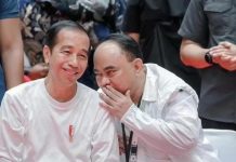 Ketua Umum Projo Diperiksa Penyidik Soal Kasus Judi Online FOTO: Budi Arie Setiadi bersama Presiden Jokowi dalam sebuah acara (Instagram @budiariesetiadi)