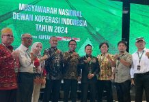 Dua Kubu Gelar Munas, Aldin Bulen: Dekopin Kami Dihadiri Banyak Menteri, Ada Rafi Ahmad FOTO: Aldin Bulen, Ketua dan Pengurus DPD Dekopin Sulawesi Selatan saat menghadiri Munas Rekonsiliasi Dekopin