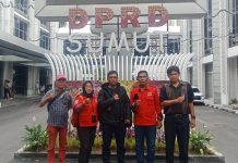 Oknum DPRD Tapsel ESS Terbukti Sebagai Dalang Kerusuhan Layak di PAW FOTO: Dinatal Lumbantobing SH Ketua DPW PWDPI Sumut bersama para pengurus.
