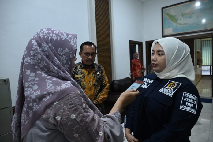 FOTO: Anggota Komisi I DPR RI, Trinovi Khairani Sitorus, melakukan kunjungan kerja untuk menyerap kendala komunikasi dan informasi di Sumatera Utara ke kantor Dinas Komunikasi dan Informatika Sumatera Utara.