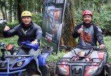 Kendarai Moge Bendum Partai Demokrat Wafat, AHY Sampaikan Belasungkawa FOTO: Agus Harimurti Yudhoyono saat bersama Bendahara Umum DPP Partai Demokrat H. Renville Antonio semasa hidupnya. (Properti Agus Harimurti Yudhoyono di Facebook)