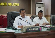 Karena Tersinggung, Senior Tampar Junior di Wisma HMI Makassar, Kejati Sulsel Selesaikan Lewat RJ FOTO: Kajati Sulsel Agus Salim saat memimpin ekspos restorasi justice di Aula Lantai 2 Kejati Sulsel, Selasa (18/2/2025).